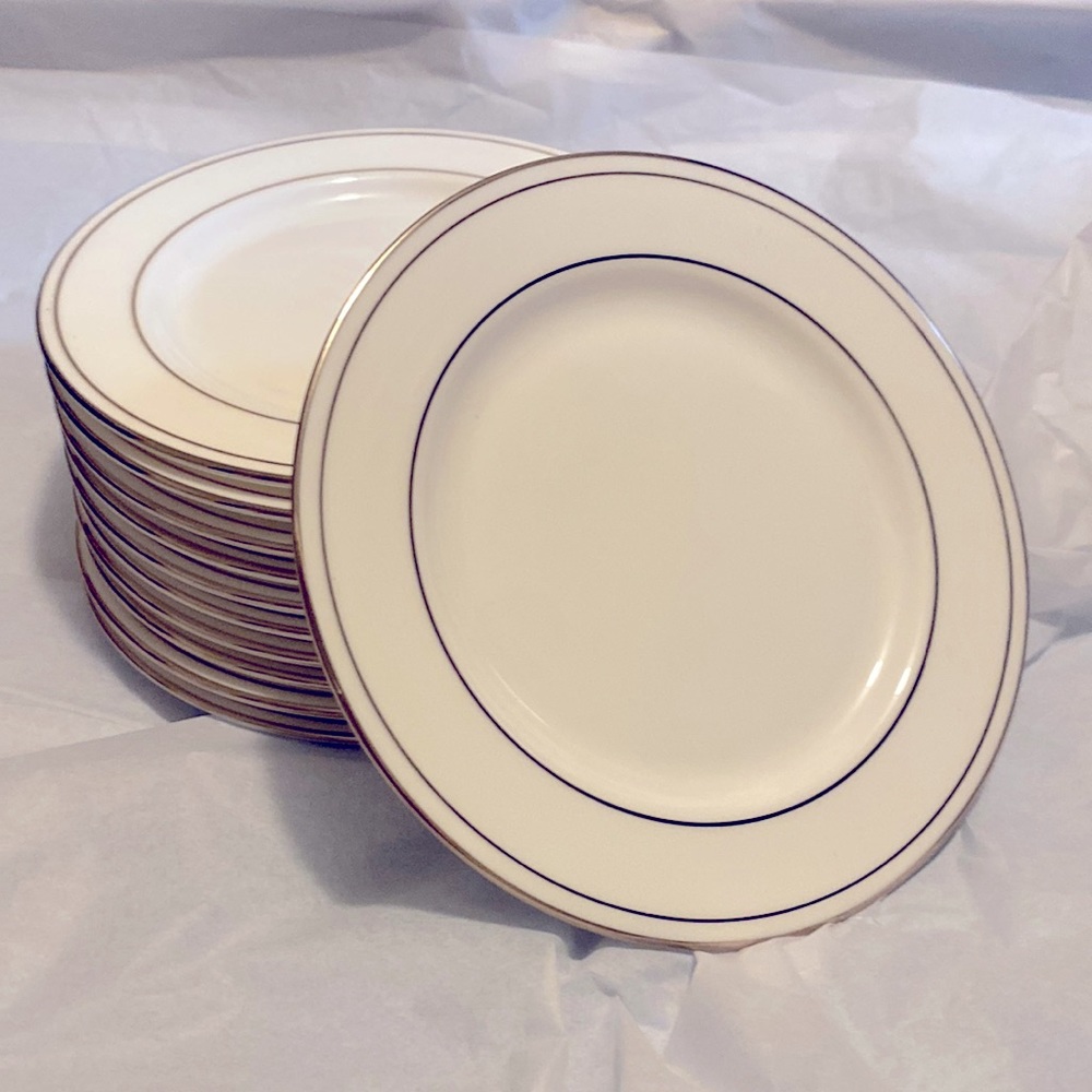 11 6” Bread & Butter Plate
Federal Platinum
by LENOX china